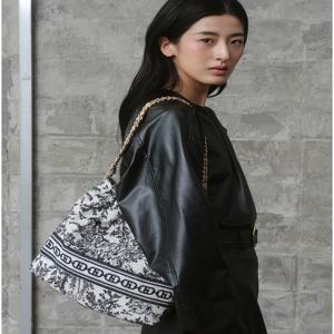 헤지스 액세서리 [[26SS]] HIBA6E672N3 [뜨왈드주이][H.Toile] 시그니처 H 뜨왈 자카드 체인 호보