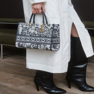 헤지스 액세서리 [[26SS]] HIBA6E676N3 [뜨왈드주이][H.Toile] 시그니처 H 뜨왈 미디엄 토트백