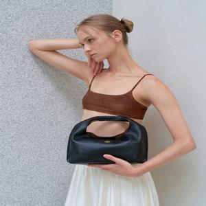 아떼 바네사브루노 액세사리 [[26SS]] AABA6E450BK [MARON] 블랙 마롱 소프트 라이트 토트백 S