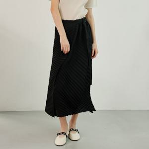 yoyoyoy여성[최초가 133000원] 사선 버클 랩 플리츠 스커트 블랙_AJ08WNPSK30