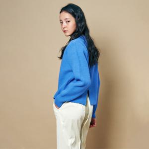 [최초가 89000원] 볼륨 슬리브 백슬릿 니트_LKTSW123002