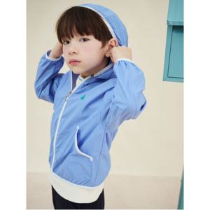 키즈 [택가 109,000] 에어리 그래픽 바람막이 점퍼 - 스카이 블루 (BI5339U07Q)