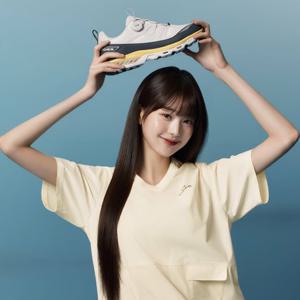 [장원영착용] 퀀텀 에어로 쿠쉬 남녀공용 고어텍스 방수 트레킹화 DUS24G25