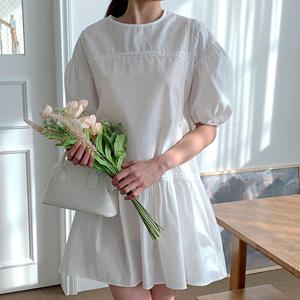라운드넥 여성 하얀색 반팔 원피스 캐주얼 여름 코디 여성미니원피스 루즈핏원피스