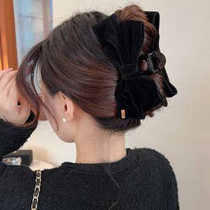 [브리치] HOTBBA / 벨벳 소재 라벨 포인트 블랙 집게핀 URK 244