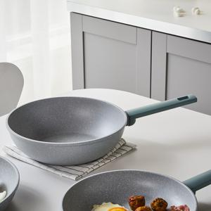 ON 레인포레스트 웍팬 26