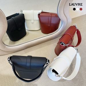 [정상가129,000] 로브르 레더 플랩 버킷백 (스트랩 3종)