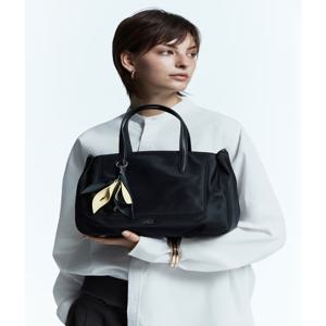 [MISTY FLOWER] 블랙 플라워 참장식 나일론 토트백 M DCBA6E523J