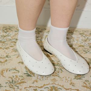 질 바이 질스튜어트 JLSO5E106WT [글린] 화이트 스터드 플랫