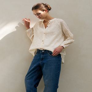 코튼 자수 펀칭 라운드넥 블라우스 (XP3BA033L0)