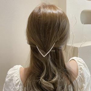 [브리치] HOTBBA / 러블리 V모양 큐빅 진주 헤어핀 URD 394