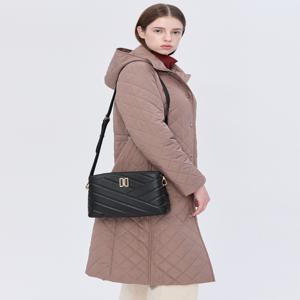 액세서리 여성 [[25SS]] WCBA5E633BK [스테디셀러] 블랙 DD로고 소가죽 숄더백