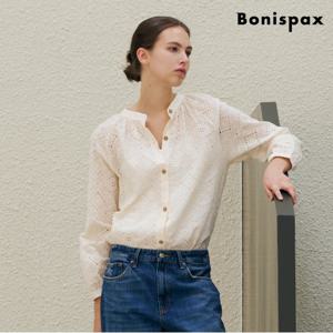 정상가:69,000원 ㅣ 코튼 자수 펀칭 라운드넥 블라우스 (XP3BA033L0)