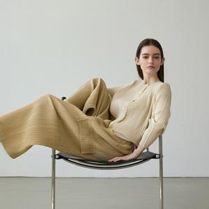 yoyoyoy여성[최초가 133000원] 카고 플리츠 스트레이트 팬츠(2colors)_AK02WNPSL01