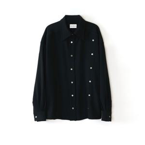 [최초가219,000]유니크 버튼 포인트 셔츠_CBSI250703