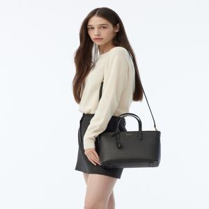 헤지스 액세서리 여성 [[25SS]] WIBA5E157BK [스테디셀러] 블랙 로고장식 소가죽 토트백