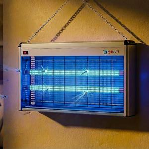 친환경LED 전자 전격살충기 포충기 해충퇴치기 모기퇴치기 가정용 업소용12W 8평 LED UV 램프 반영구램프