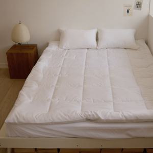 (신상품 파격특가) 사계절 도톰 토퍼 요토퍼 차박토퍼 미끄럼방지 순면 알러지케어 매트리스 요