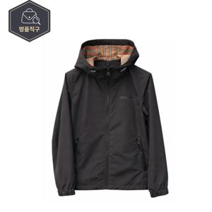 버버리 STANFORD 남성 스트라이프후드 나일론 바람막이 자켓 블랙 81215201 명품직구 관부가세 포함