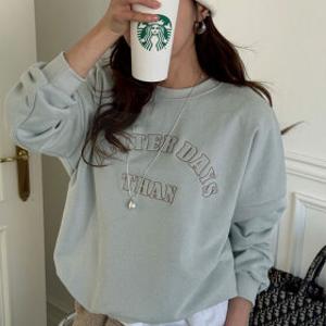 라크울 자수맨투맨