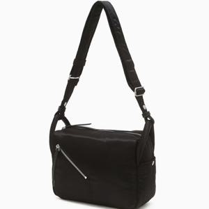 [헤지스ACC] 블랙 단색 나일론 크로스백 HJBA5F901BK