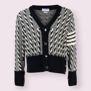 (남성) 톰브라운 23FW 4바 네이비 트위스트 케이블 가디건 MKC486A Y1506 415