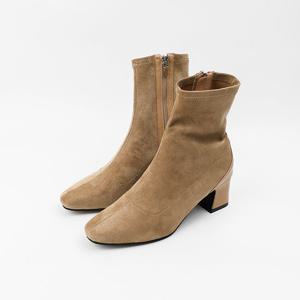 [신난다슈] 여성 앵클 부츠 힐 5cm 스판 숏 앵글 부츠 스웨이드 발편한 통굽 AG252430 베이지