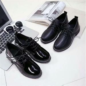 여자편한신발 여자 캐주얼 로퍼 끈있는 구두 마틴화 애나멜 신발