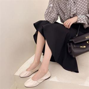 여자신발 밴딩 포인트 모던 단정 캐쥬얼 유니크 여성 플랫슈즈