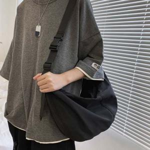 공용 반달 쉐입 모양 생활 방수 크로스백