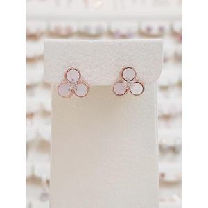 볼라레 세이브존03 웰던 꽃자개 오닉스 볼드귀걸이 spe1011