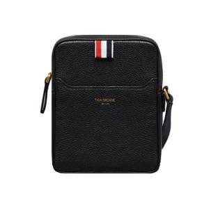 [톰브라운] 소프트 페블 그레인 4바 버티컬 카메라백/블랙/UAG189A L0090 001
