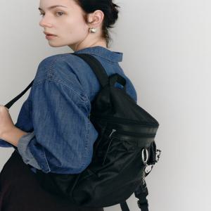 [질스튜어트] [참장식포함] 나일론 아르케 백팩 M 블랙 JABA6E551BK