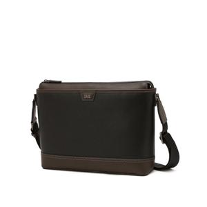 [인기신상] [DBBA6E041BK] 블랙 로고장식 소가죽 크로스백