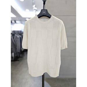 바쏘옴므 세이브존03 바쏘옴므 25 아이보리 스퀘어엠보싱 면 혼방 자수 반팔 니트 WSAGZ2WR37A