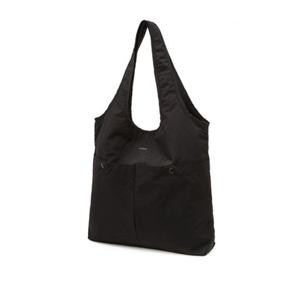 [질스튜어트 핸드백] JUBA6E330BK 블랙 로고프린트 나이론 숄더백