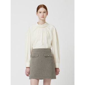 [CC콜렉트] 백 타이 셔링 블라우스 (C254MSC031)