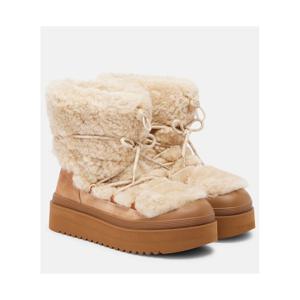 토리버치 Mellow 시어링 스웨이드 레이스업 부츠 P01119693