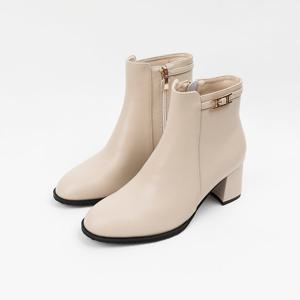 [신난다슈] 여성 앵클 부츠 힐 6cm 숏 앵글 부츠 소가죽 발편한 쿠션 통굽 GDR253080 베이지
