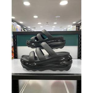 [크록스][크록스] 메가 크러쉬 트리플 스트랩 209842-001 블랙 (