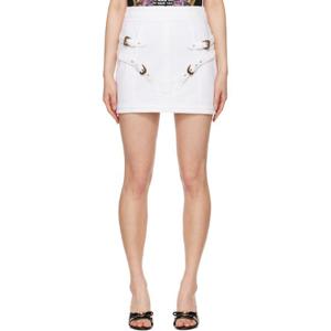 26 SS 베르사체진스꾸뛰르 여성 화이트 바로크 버클 데님 미니 스커트 251202F090005