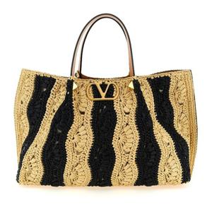 발렌티노 V로고 시그니처 크로셰 토트백 W2B0T01BWR C8A