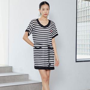 [에고이스트][CAPSULE LINE] 세미 오버핏 자수 니트 원피스 ER3KO760