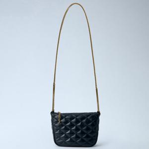 26 SS 생로랑 모노그램 하드웨어 디테일 퀼트 레더 863162 1EL07 1000