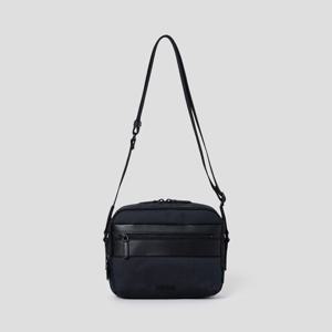 [빈폴ACC] (BE51D2M33R) 커뮤터 세로 메신저 - 네이비