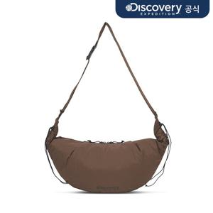 [디스커버리] 커브 패디드 드로스트링 퍼커링 백 L (Brown) DXCR5135N-DWS