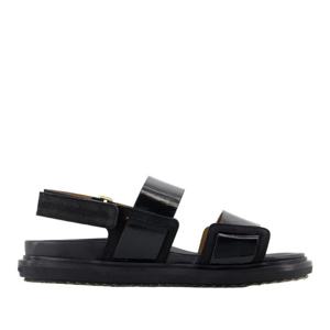 마르니 블랙 가죽 버클 퍼스벳 샌들 FBMS018001 P7615 00N99 BL