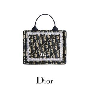 [관부가세포함] 디올 오블리크 자수 북 BOOK 미니 토트백 S5584PEHT M928 (오블리크 블루 자수/화이트 레이스)