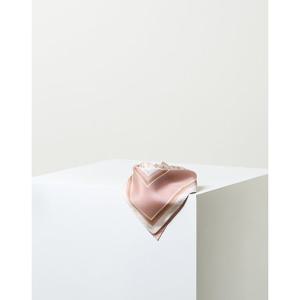 [헤지스ACC][선물포장]핑크 헤리아토 사각 실크 스카프 HISC4F603P2