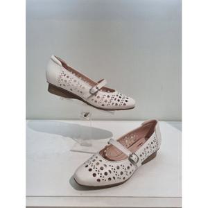 [에스콰이아]MARIO여성 펀칭 경랑 메리제인 컴포트화 굽3센치 PFEMST574